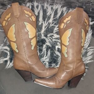 CATHY JEAN WOMEN COWGIRL BUTTERFLY BOOTS. SIZE 8 1/2 B. TAUPE COLOR.